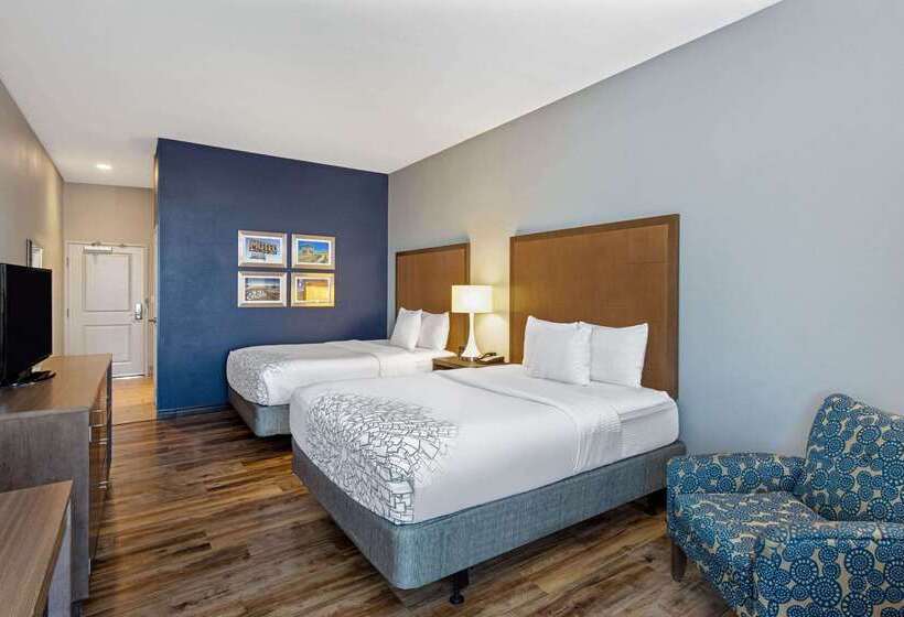هتل La Quinta By Wyndham Kingman
