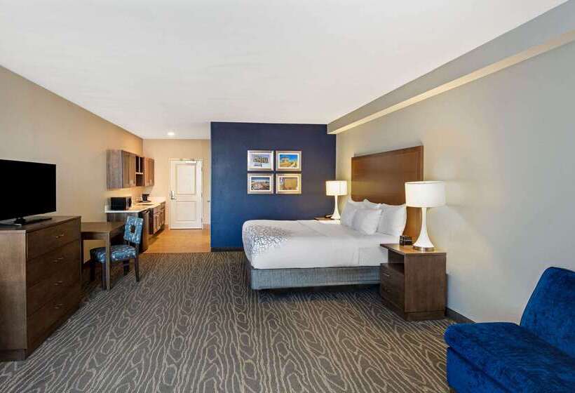 هتل La Quinta By Wyndham Kingman