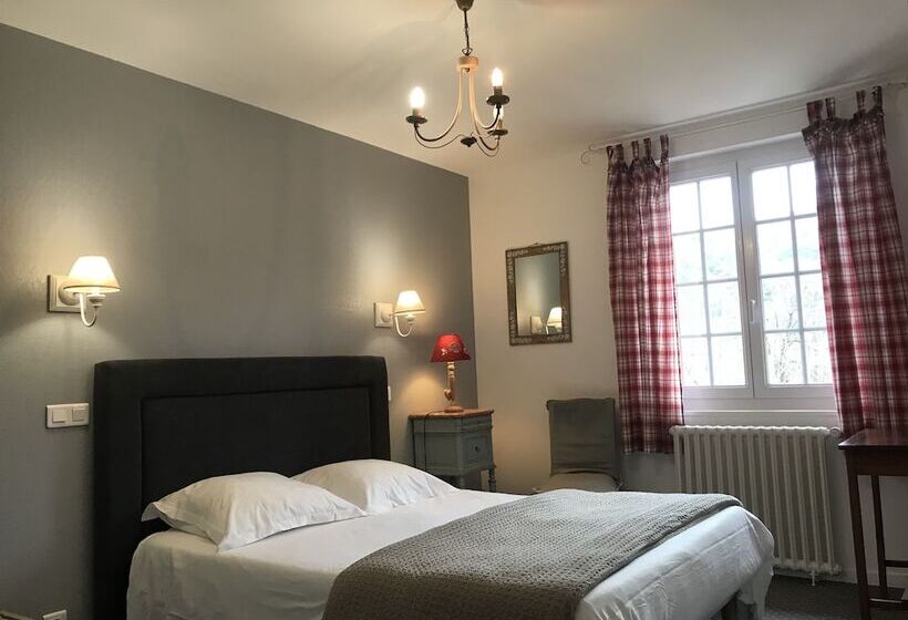 فندق Restaurant Du Plomb Du Cantal