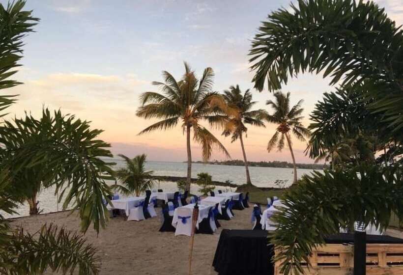 هتل The St Therese Samoa Retreat & Accommodation