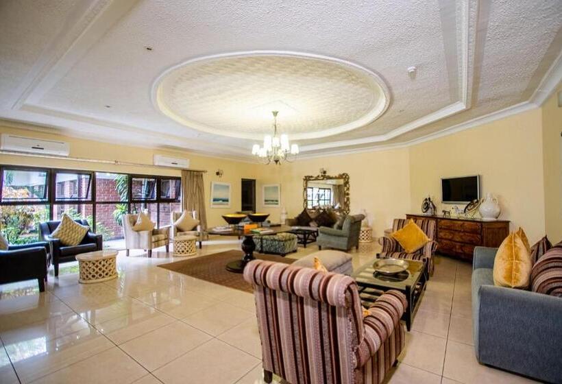 Fotos del hotel The Victoria Falls Deluxe Suites:  31
