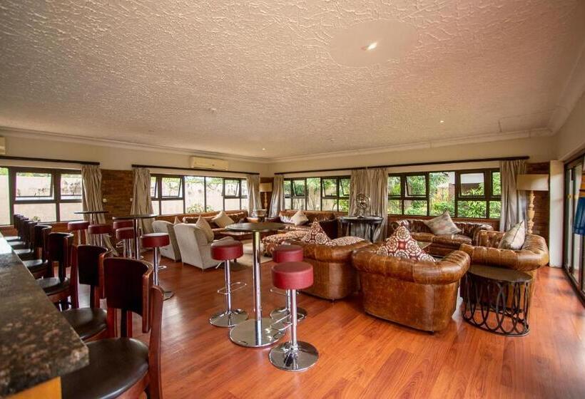 Fotos del hotel The Victoria Falls Deluxe Suites:  33