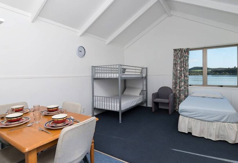 هتل Waitangi Holiday Park