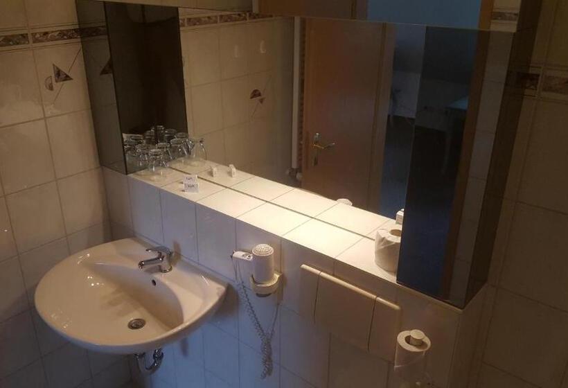 Отель Ziegenkrug Schweriner Tor