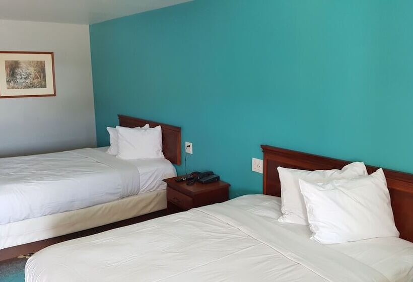 Мотель Fortuna Redwood Inn