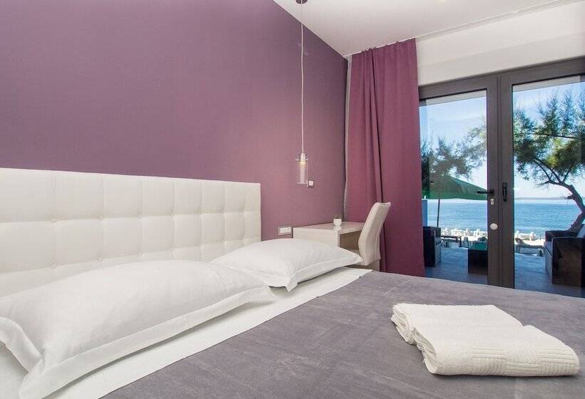 پانسیون Beachfront Villa Mediteran