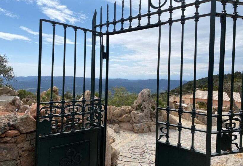 پانسیون Domaine De Piscia