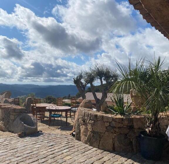 پانسیون Domaine De Piscia