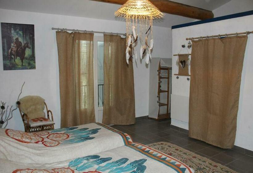 مبيت وإفطار La Sarriette   Chambres D Hôtes Et Gîte D étape à Eygalières