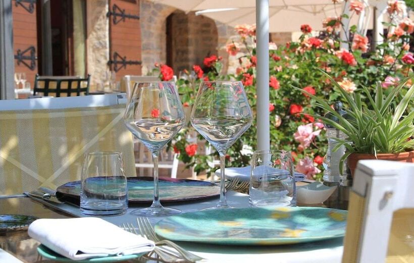 住宿加早餐  Les Chambres Du Restaurant Le Castellaras   Teritoria