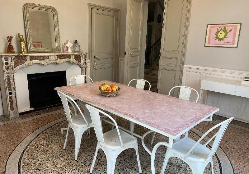 تختخواب و صبحانه Maison Douce Arles