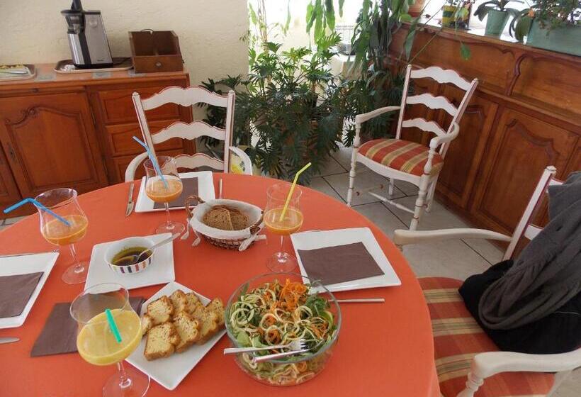 فندق Au Relais Provencal