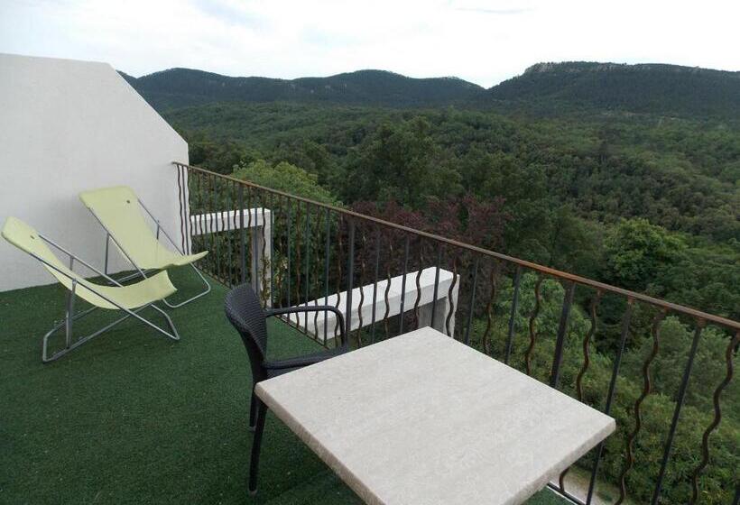 فندق Au Relais Provencal