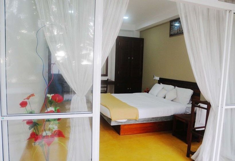 ペンション New Shangrela Beach Resort