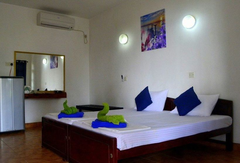 ペンション New Shangrela Beach Resort