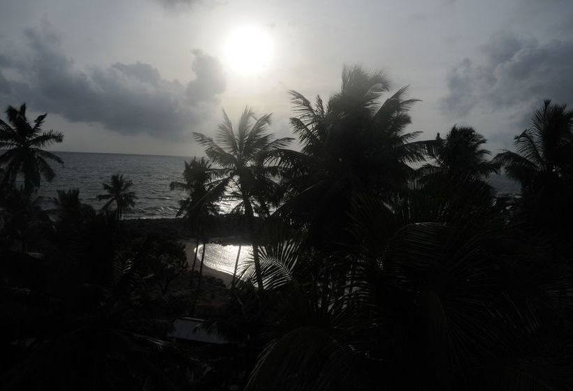 ペンション New Shangrela Beach Resort