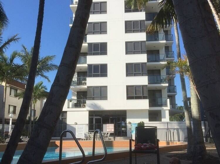 Aqualine Apartments