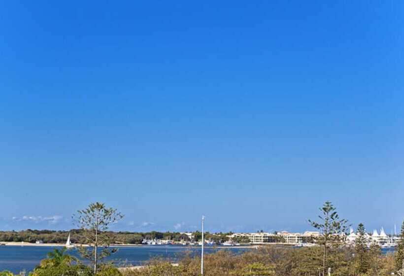 Aqualine Apartments