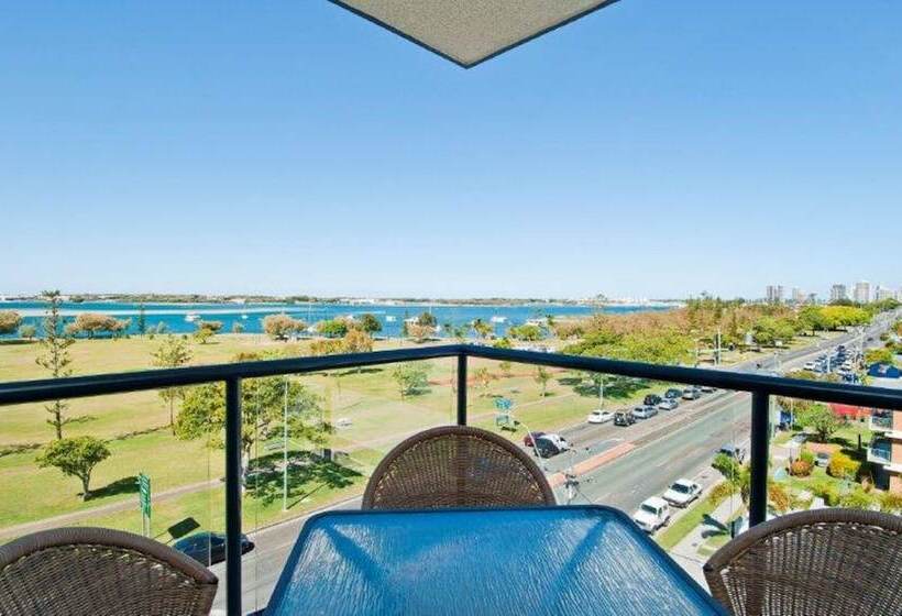 Aqualine Apartments
