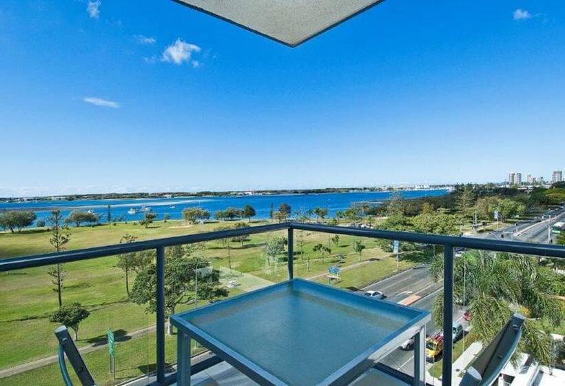 Aqualine Apartments