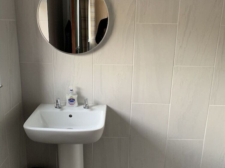 مبيت وإفطار Church Farm Guest House