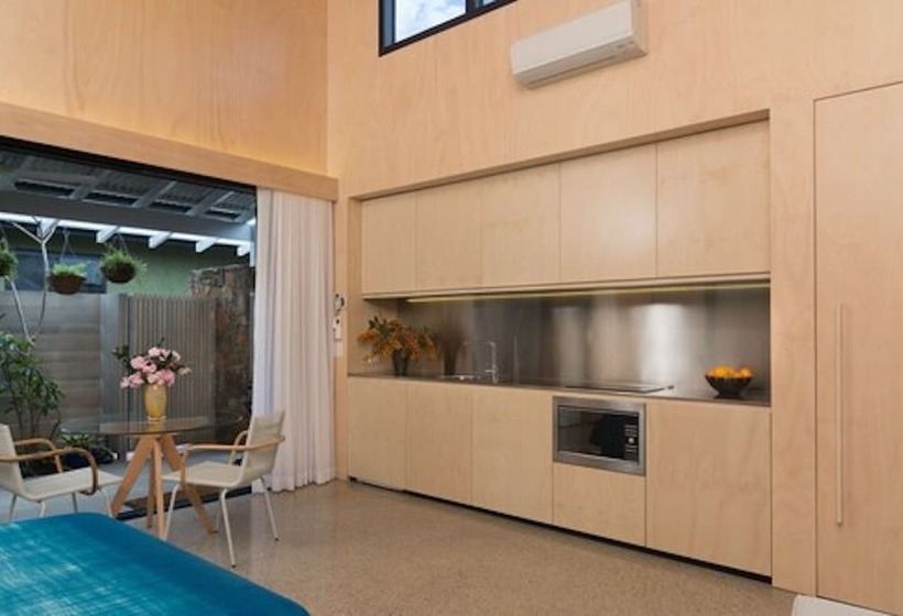 Buhwi Bira Byron Bay Studio   Central