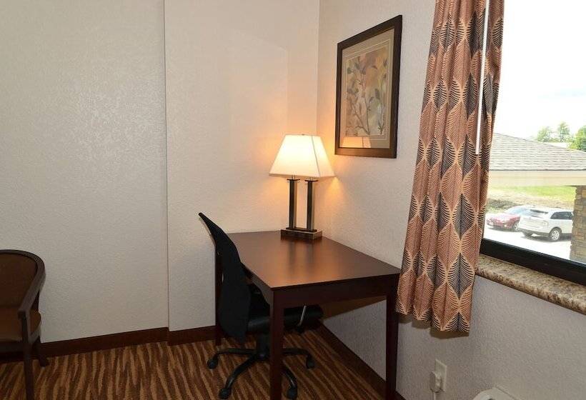 فندق Cobblestone Inn & Suites   Clarion