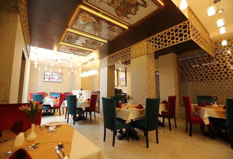 هتل Comfort Inn Sapphire A Inde