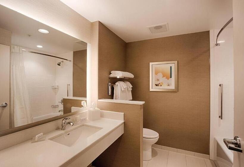 هتل Fairfield Inn & Suites By Marriott Clearwater Beach