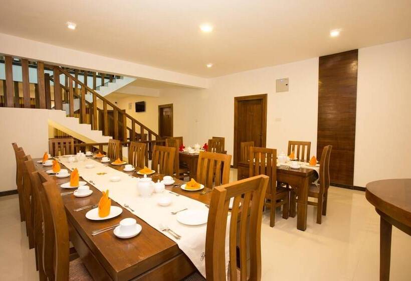 Hotel Grand Camellia