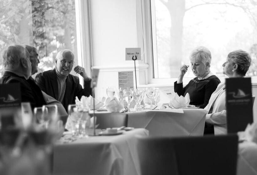 فندق The White Lodge