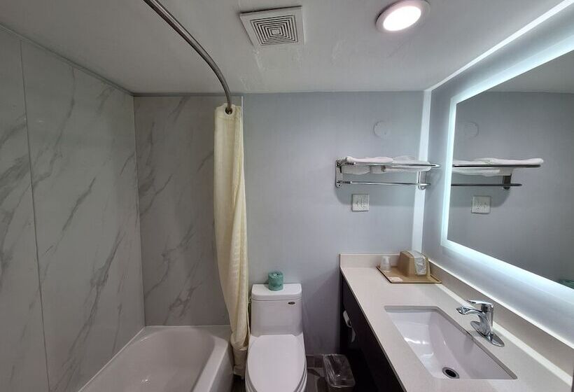 مُتل Budget Inn Roxboro