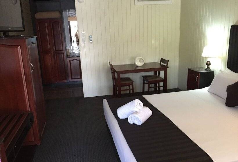 מוטל Country Plaza Motor Inn