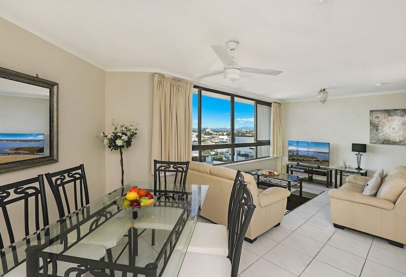 Palmerston Tower On Southport Broadwater