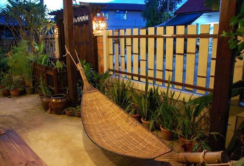 بنسيون The Outside Inn