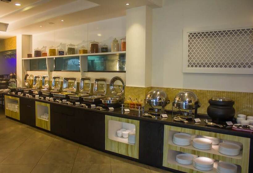 منتجع Club Mahindra Hatgad