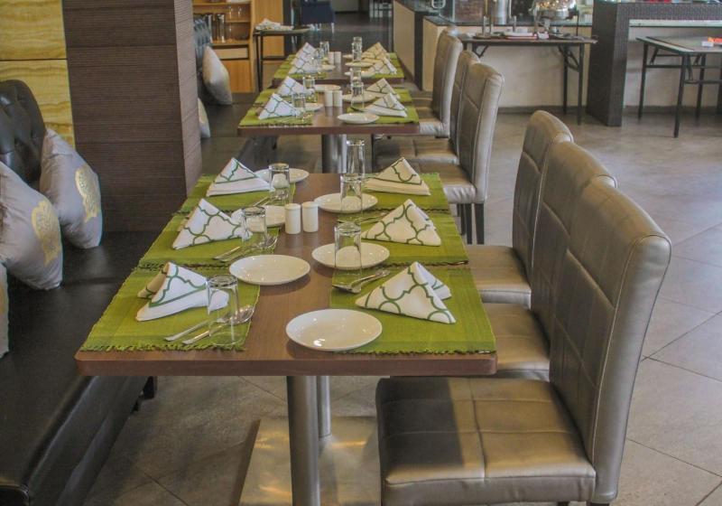 منتجع Club Mahindra Hatgad