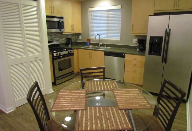 Romantic Studio With Bay View