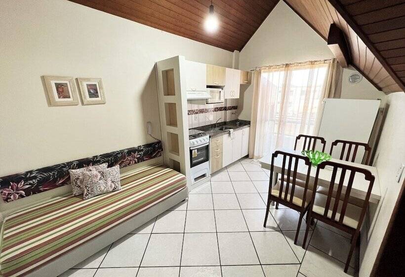 Bomar Residence