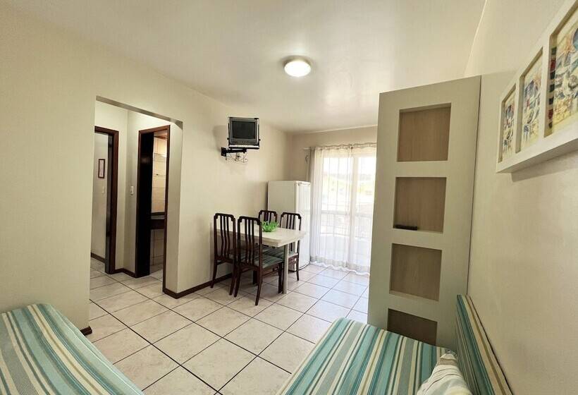 Bomar Residence