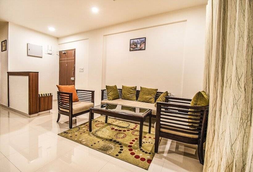 Fabhotel Oakwoods Serai