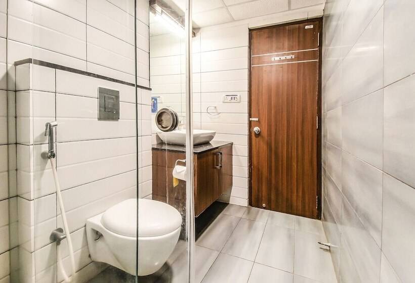 Fabhotel Oakwoods Serai