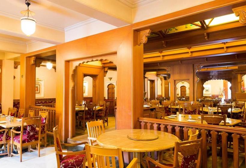 בית מלון כפרי Fab Rajwada Baner