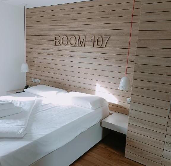 Hostal B612