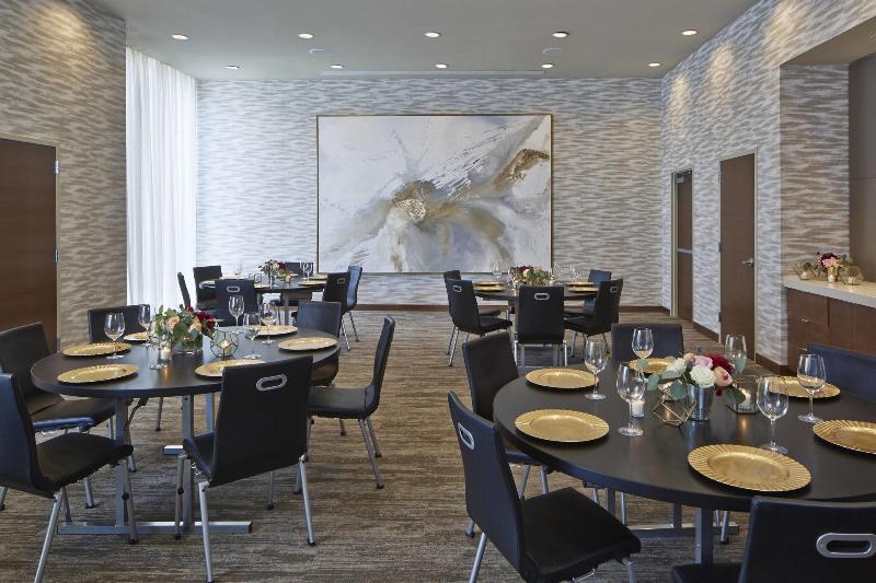 Ac Hotel By Marriott Des Moines East Village