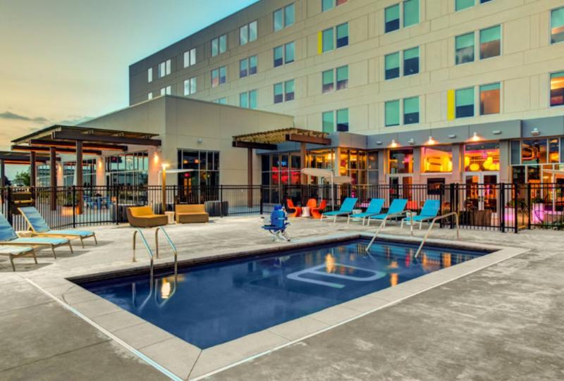 هتل Aloft Wichita