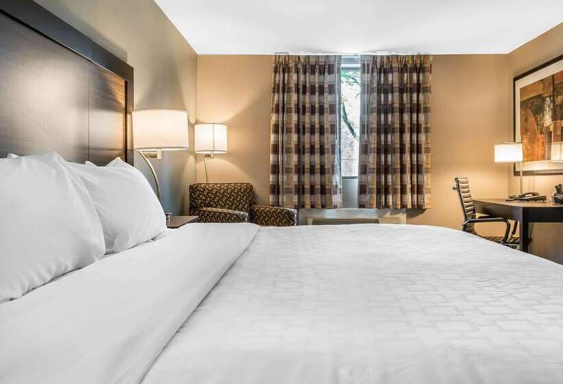 Отель Clarion Inn