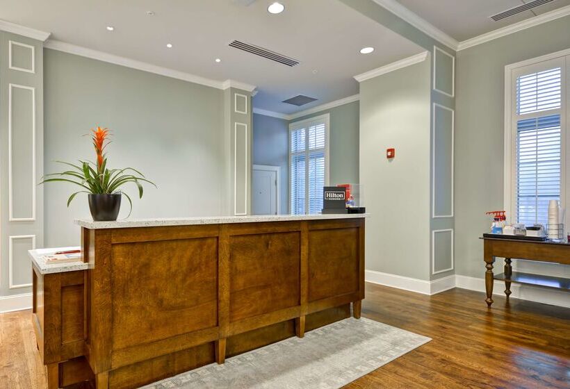 Отель Hampton Inn & Suites Charleston Airport