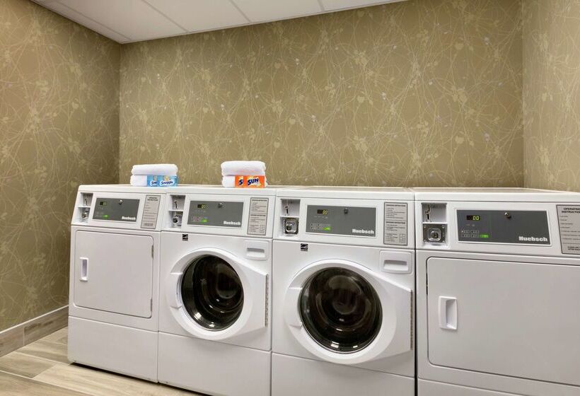 בית מלון כפרי Hilton Garden Inn Statesville