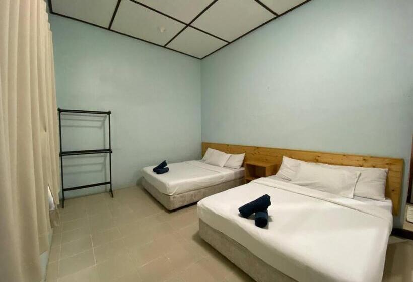 فندق Pandan Laut Beach Resort